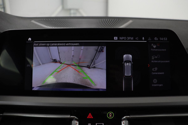 BMW 3 Serie 318i Business Edition | Stoelverwarming | Camera | Carplay | Live Cockpit | Full LED | Navigatie | Dodehoek detectie | Climate control