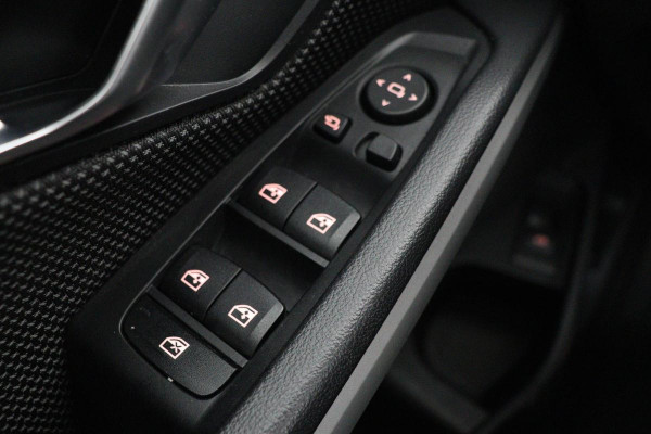 BMW 3 Serie 318i Business Edition | Stoelverwarming | Camera | Carplay | Live Cockpit | Full LED | Navigatie | Dodehoek detectie | Climate control