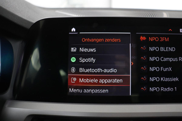 BMW 3 Serie 318i Business Edition | Stoelverwarming | Camera | Carplay | Live Cockpit | Full LED | Navigatie | Dodehoek detectie | Climate control