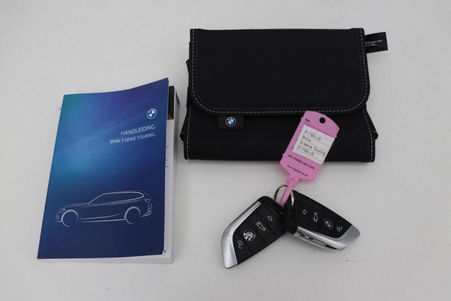 BMW 3 Serie 318i Business Edition | Stoelverwarming | Camera | Carplay | Live Cockpit | Full LED | Navigatie | Dodehoek detectie | Climate control