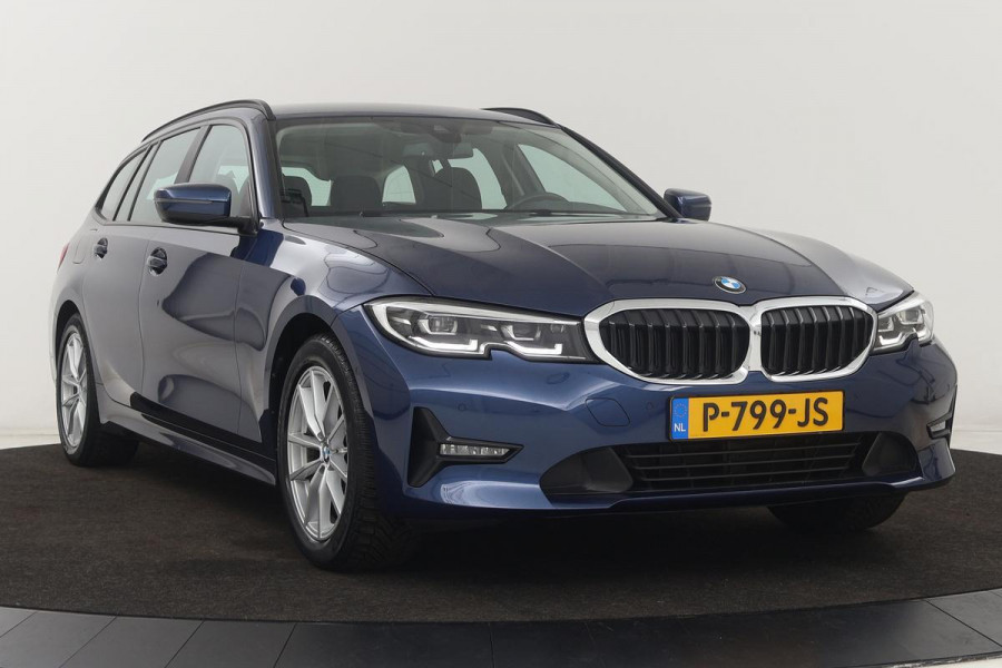BMW 3 Serie 318i Business Edition | Stoelverwarming | Camera | Carplay | Live Cockpit | Full LED | Navigatie | Dodehoek detectie | Climate control