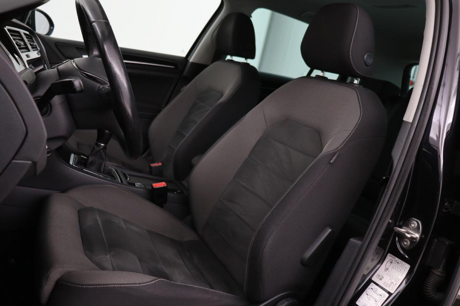 Volkswagen Golf 1.4 TSI Highline | Stoelverwarming | Camera | Full LED | Adaptive cruise | Carplay | Climate control | Parkeerhulp | Bluetooth