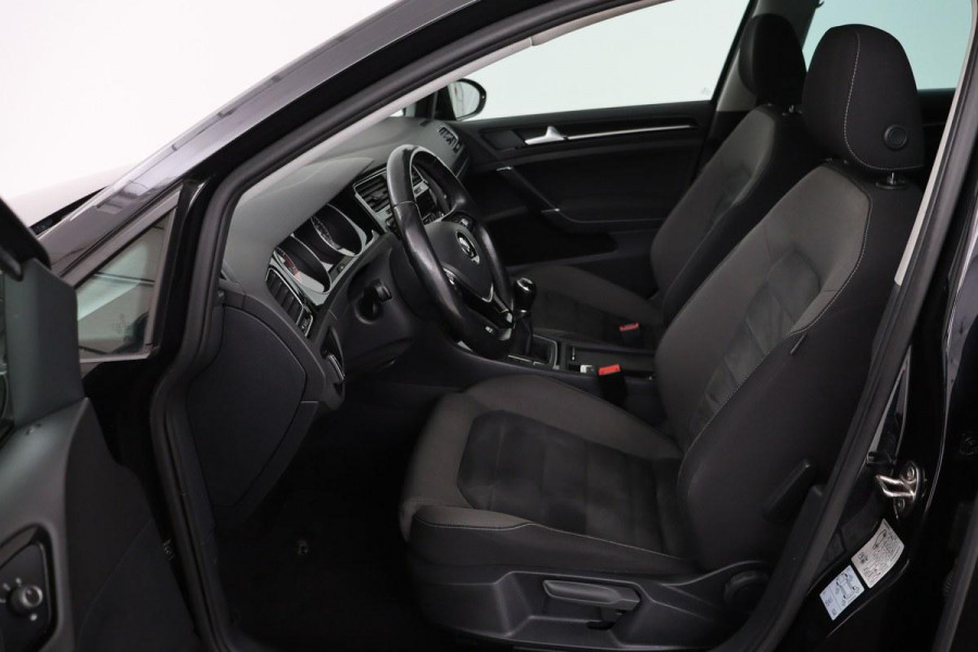 Volkswagen Golf 1.4 TSI Highline | Stoelverwarming | Camera | Full LED | Adaptive cruise | Carplay | Climate control | Parkeerhulp | Bluetooth