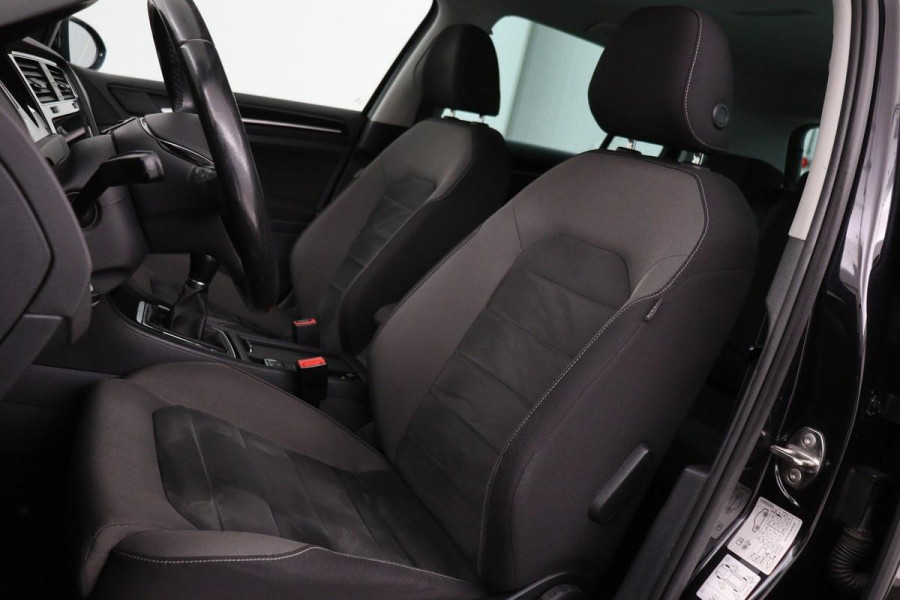Volkswagen Golf 1.4 TSI Highline | Stoelverwarming | Camera | Full LED | Adaptive cruise | Carplay | Climate control | Parkeerhulp | Bluetooth