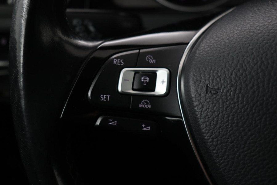 Volkswagen Golf 1.4 TSI Highline | Stoelverwarming | Camera | Full LED | Adaptive cruise | Carplay | Climate control | Parkeerhulp | Bluetooth