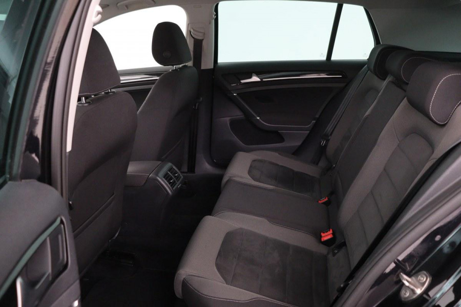 Volkswagen Golf 1.4 TSI Highline | Stoelverwarming | Camera | Full LED | Adaptive cruise | Carplay | Climate control | Parkeerhulp | Bluetooth