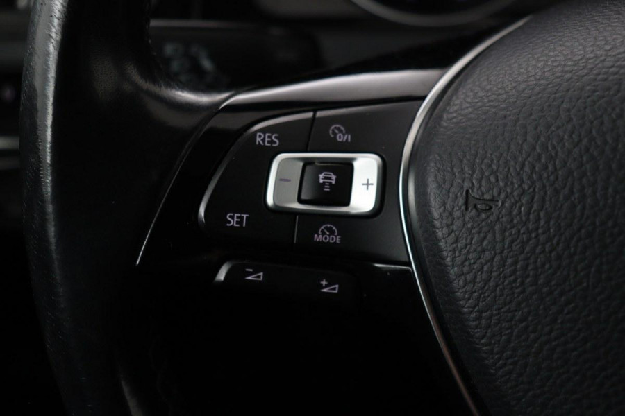 Volkswagen Golf 1.4 TSI Highline | Stoelverwarming | Camera | Full LED | Adaptive cruise | Carplay | Climate control | Parkeerhulp | Bluetooth