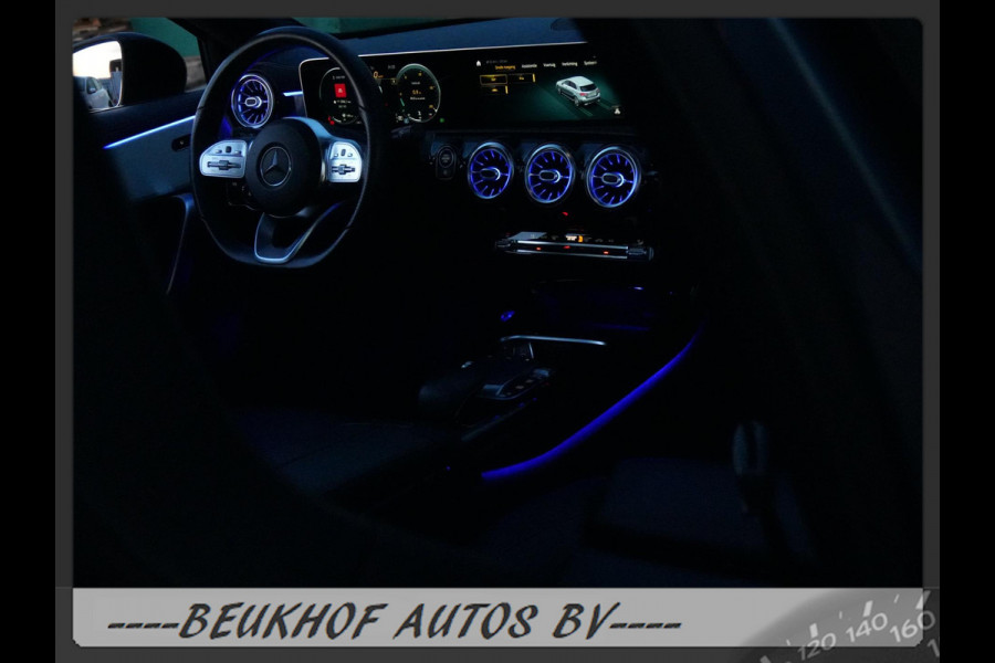 Mercedes-Benz A-Klasse 220 4MATIC Premium Pano Leer Nav Cam