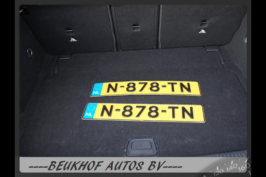 Mercedes-Benz A-Klasse 220 4MATIC Premium Pano Leer Nav Cam