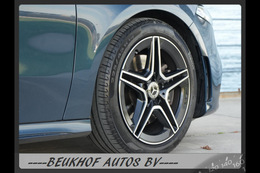 Mercedes-Benz A-Klasse 220 4MATIC Premium Pano Leer Nav Cam