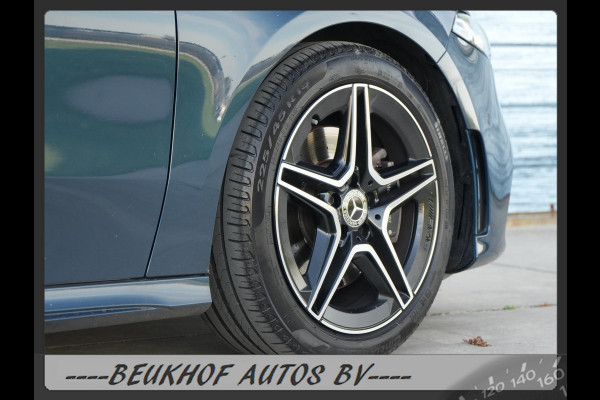 Mercedes-Benz A-Klasse 220 4MATIC Premium Pano Leer Nav Cam