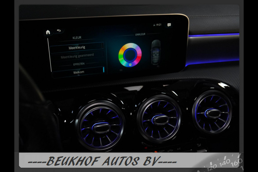 Mercedes-Benz A-Klasse 220 4MATIC Premium Pano Leer Nav Cam