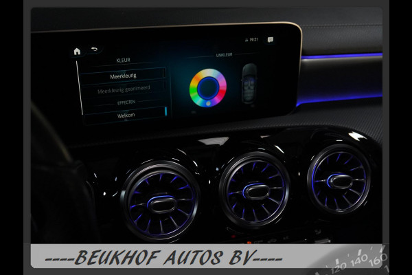 Mercedes-Benz A-Klasse 220 4MATIC Premium Pano Leer Nav Cam