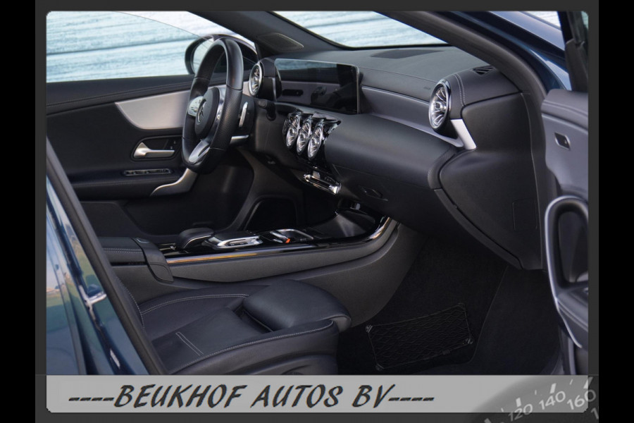 Mercedes-Benz A-Klasse 220 4MATIC Premium Pano Leer Nav Cam