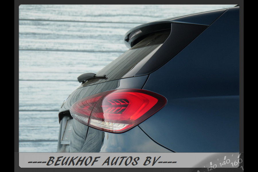 Mercedes-Benz A-Klasse 220 4MATIC Premium Pano Leer Nav Cam
