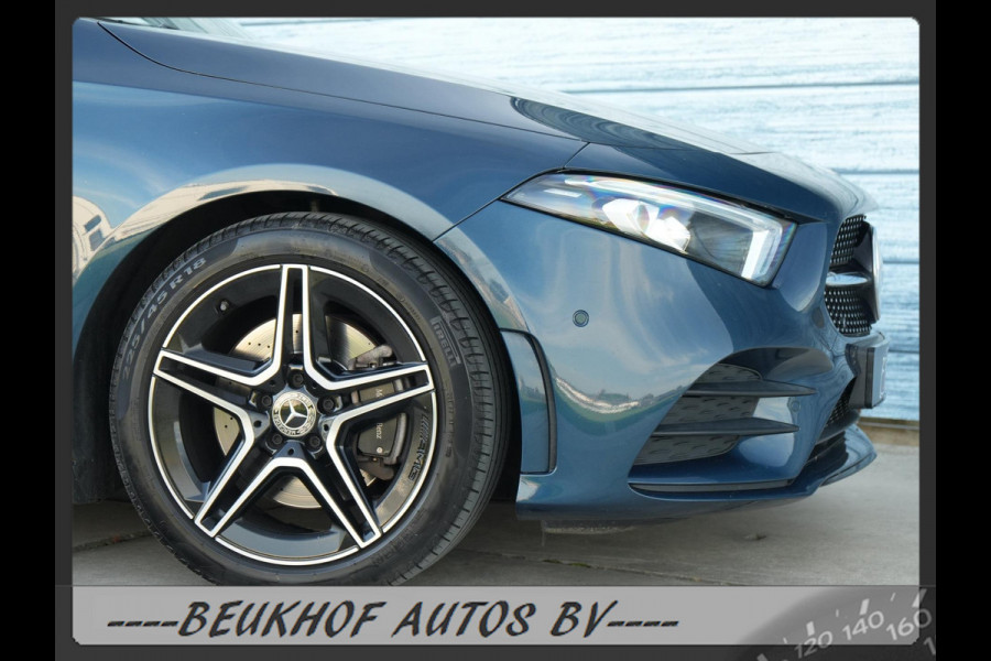 Mercedes-Benz A-Klasse 220 4MATIC Premium Pano Leer Nav Cam