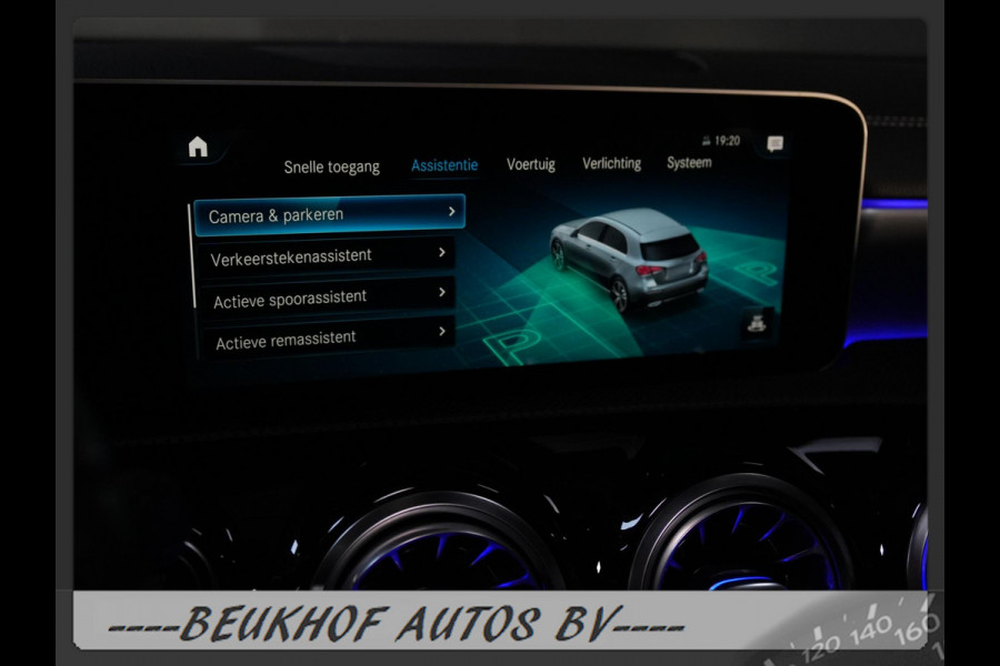 Mercedes-Benz A-Klasse 220 4MATIC Premium Pano Leer Nav Cam