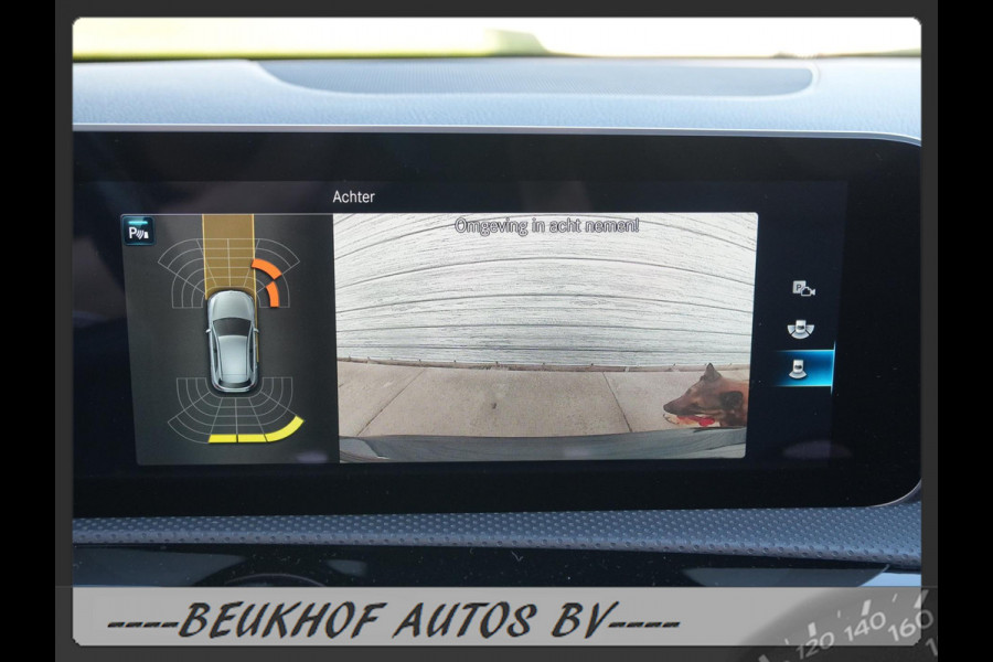 Mercedes-Benz A-Klasse 220 4MATIC Premium Pano Leer Nav Cam