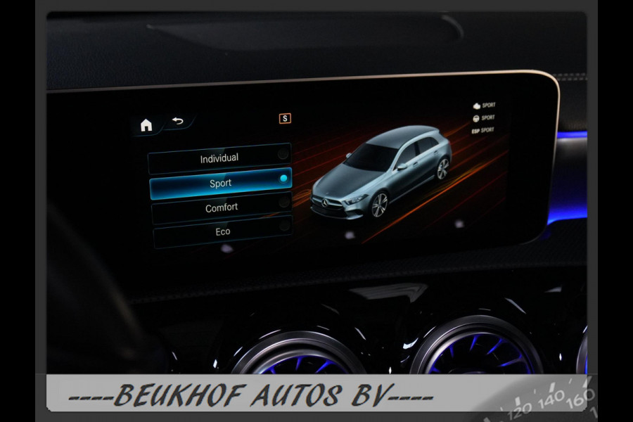 Mercedes-Benz A-Klasse 220 4MATIC Premium Pano Leer Nav Cam