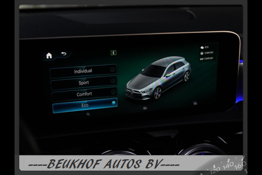 Mercedes-Benz A-Klasse 220 4MATIC Premium Pano Leer Nav Cam