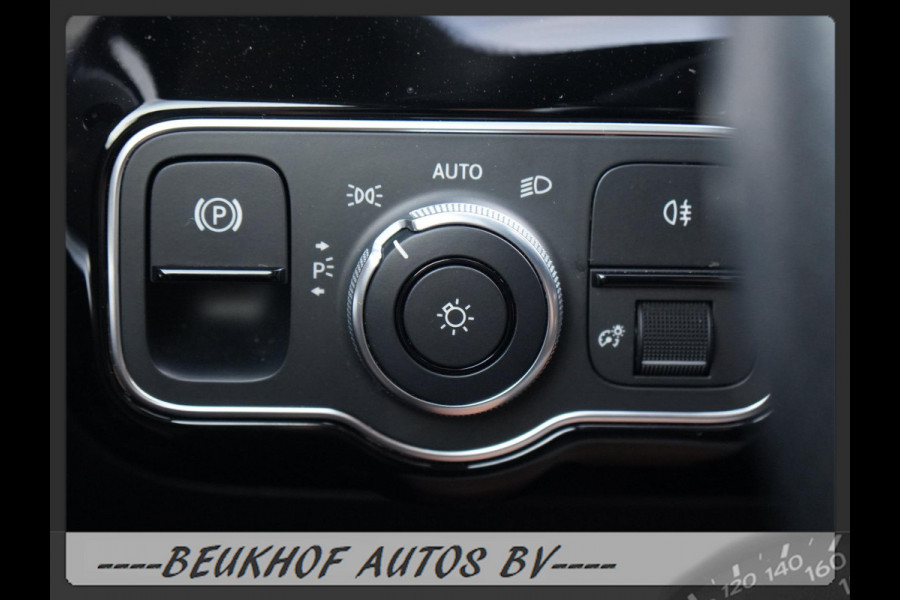 Mercedes-Benz A-Klasse 220 4MATIC Premium Pano Leer Nav Cam