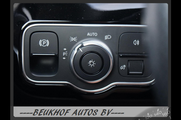 Mercedes-Benz A-Klasse 220 4MATIC Premium Pano Leer Nav Cam
