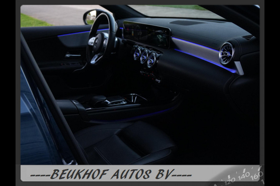 Mercedes-Benz A-Klasse 220 4MATIC Premium Pano Leer Nav Cam