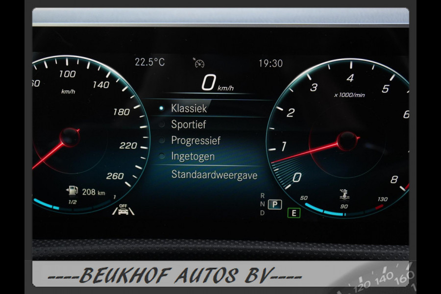 Mercedes-Benz A-Klasse 220 4MATIC Premium Pano Leer Nav Cam