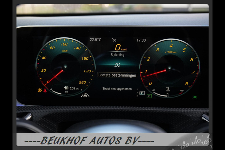 Mercedes-Benz A-Klasse 220 4MATIC Premium Pano Leer Nav Cam