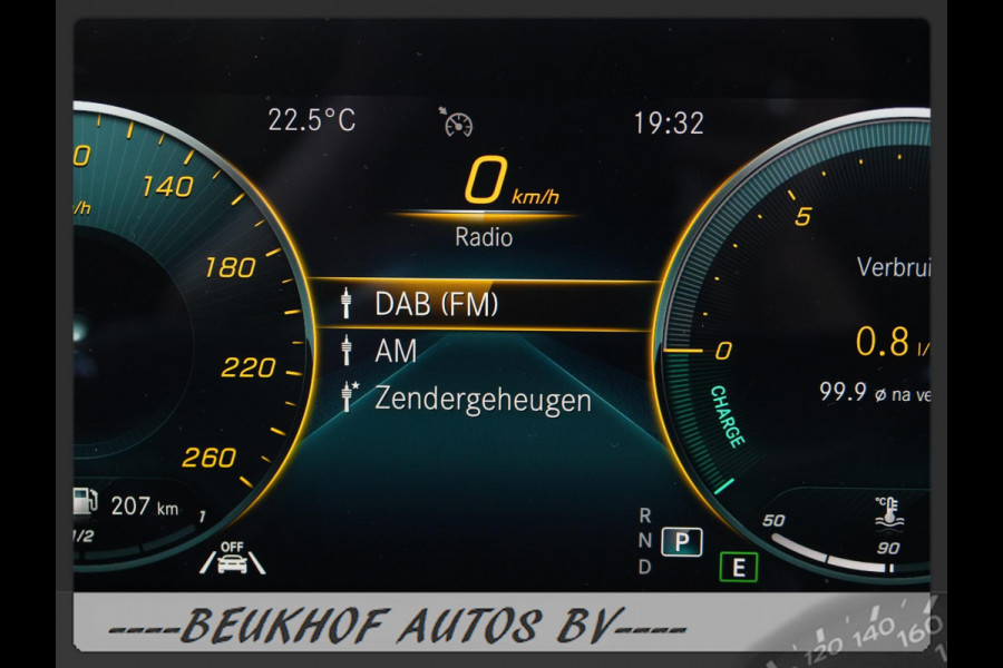 Mercedes-Benz A-Klasse 220 4MATIC Premium Pano Leer Nav Cam