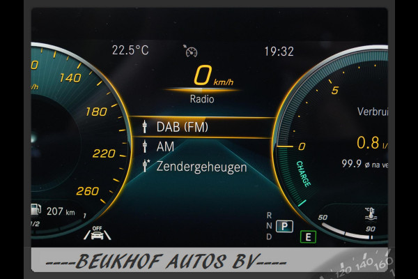 Mercedes-Benz A-Klasse 220 4MATIC Premium Pano Leer Nav Cam