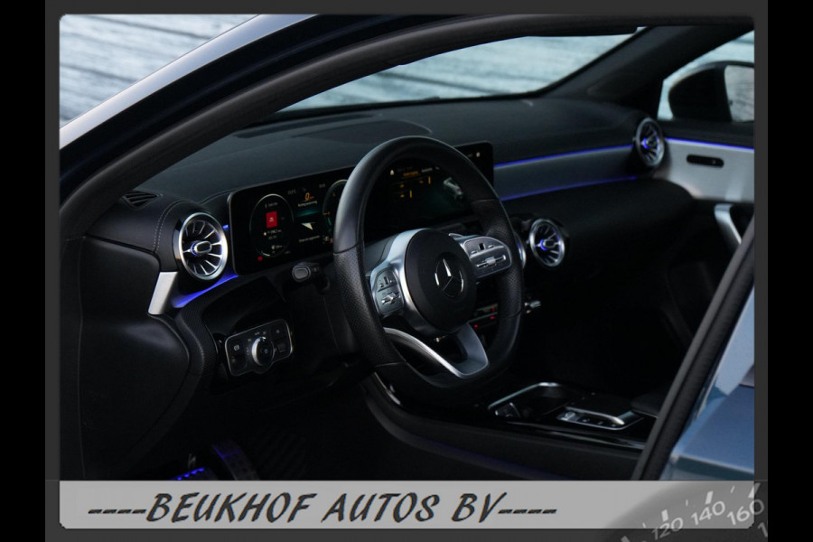 Mercedes-Benz A-Klasse 220 4MATIC Premium Pano Leer Nav Cam