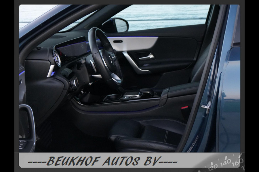 Mercedes-Benz A-Klasse 220 4MATIC Premium Pano Leer Nav Cam