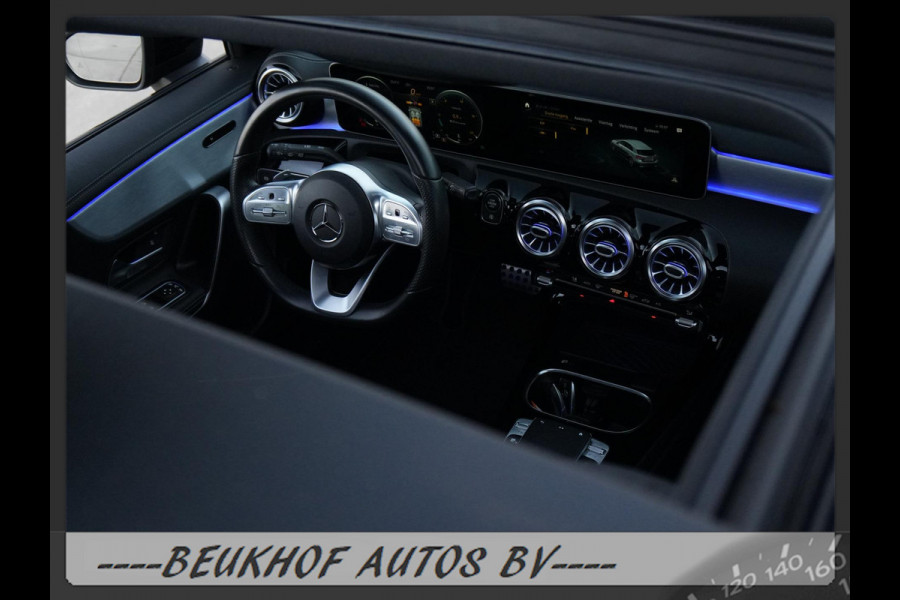 Mercedes-Benz A-Klasse 220 4MATIC Premium Pano Leer Nav Cam