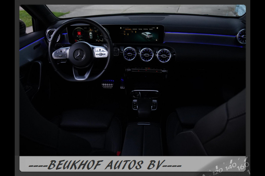 Mercedes-Benz A-Klasse 220 4MATIC Premium Pano Leer Nav Cam