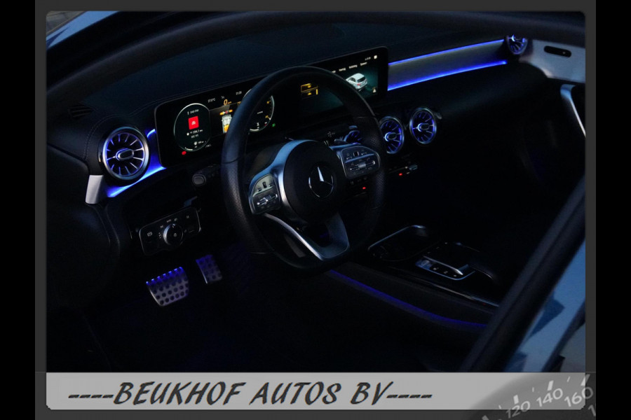 Mercedes-Benz A-Klasse 220 4MATIC Premium Pano Leer Nav Cam