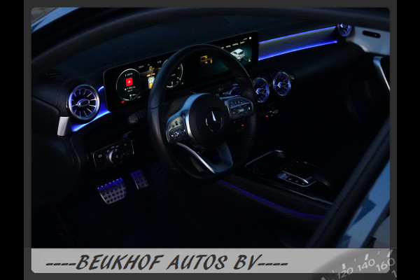 Mercedes-Benz A-Klasse 220 4MATIC Premium Pano Leer Nav Cam