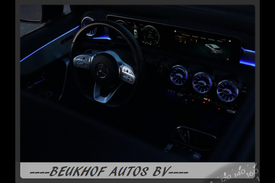 Mercedes-Benz A-Klasse 220 4MATIC Premium Pano Leer Nav Cam