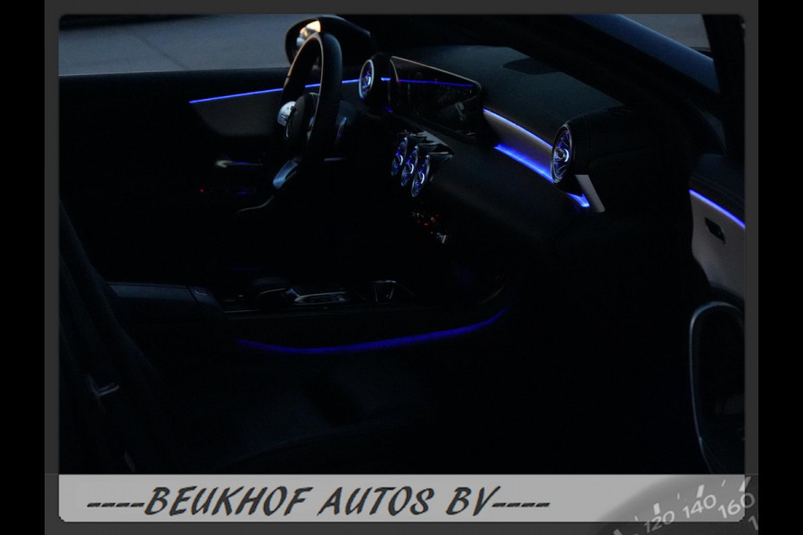 Mercedes-Benz A-Klasse 220 4MATIC Premium Pano Leer Nav Cam