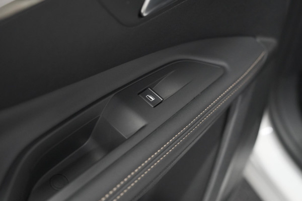 Peugeot 3008 PureTech 130 GT | Camera | Adaptieve Cruise Control | Elektronische Achterklep