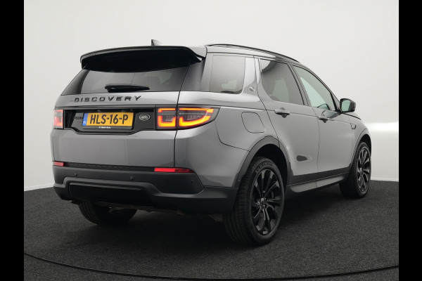 Land Rover Discovery Sport P300e S Plug In Hybrid Dealer O.H. PHEV | Panodak | Alcantara Sportstoelen Memory | Trekhaak Afneembaar | Adaptive Cruise | 360 Camera | L.M. 20" | Camera | Navigatie | Apple Carplay | Virtual | DAB |