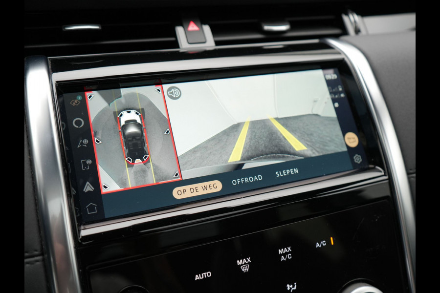 Land Rover Discovery Sport P300e S Plug In Hybrid Dealer O.H. PHEV | Panodak | Alcantara Sportstoelen Memory | Trekhaak Afneembaar | Adaptive Cruise | 360 Camera | L.M. 20" | Camera | Navigatie | Apple Carplay | Virtual | DAB |