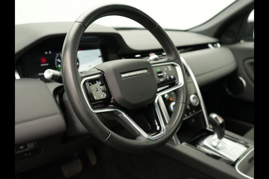 Land Rover Discovery Sport P300e S Plug In Hybrid Dealer O.H. PHEV | Panodak | Alcantara Sportstoelen Memory | Trekhaak Afneembaar | Adaptive Cruise | 360 Camera | L.M. 20" | Camera | Navigatie | Apple Carplay | Virtual | DAB |