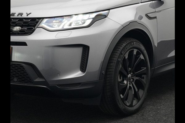 Land Rover Discovery Sport P300e S Plug In Hybrid Dealer O.H. PHEV | Panodak | Alcantara Sportstoelen Memory | Trekhaak Afneembaar | Adaptive Cruise | 360 Camera | L.M. 20" | Camera | Navigatie | Apple Carplay | Virtual | DAB |