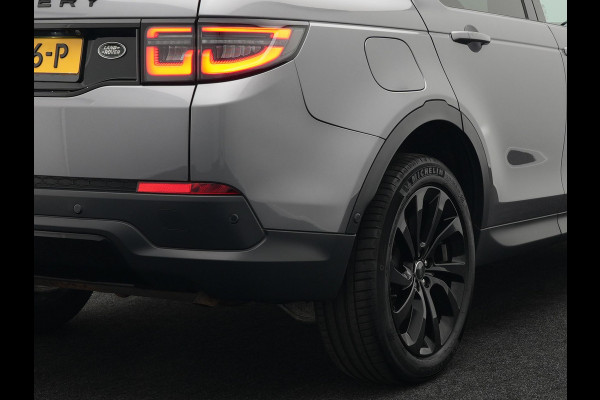 Land Rover Discovery Sport P300e S Plug In Hybrid Dealer O.H. PHEV | Panodak | Alcantara Sportstoelen Memory | Trekhaak Afneembaar | Adaptive Cruise | 360 Camera | L.M. 20" | Camera | Navigatie | Apple Carplay | Virtual | DAB |