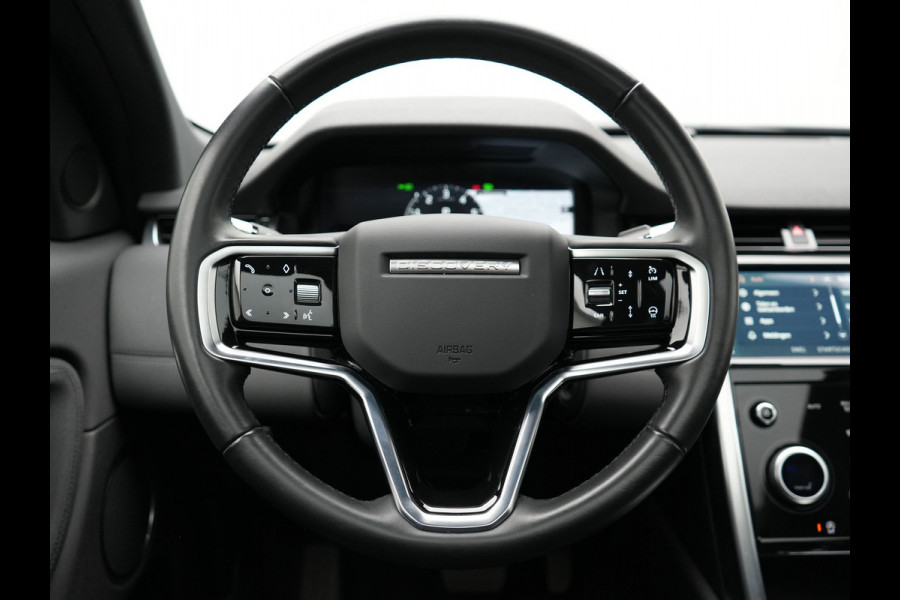 Land Rover Discovery Sport P300e S Plug In Hybrid Dealer O.H. PHEV | Panodak | Alcantara Sportstoelen Memory | Trekhaak Afneembaar | Adaptive Cruise | 360 Camera | L.M. 20" | Camera | Navigatie | Apple Carplay | Virtual | DAB |