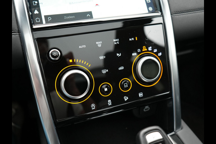 Land Rover Discovery Sport P300e S Plug In Hybrid Dealer O.H. PHEV | Panodak | Alcantara Sportstoelen Memory | Trekhaak Afneembaar | Adaptive Cruise | 360 Camera | L.M. 20" | Camera | Navigatie | Apple Carplay | Virtual | DAB |
