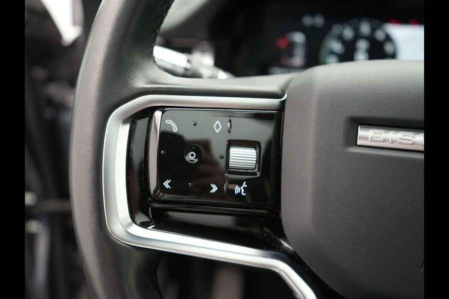 Land Rover Discovery Sport P300e S Plug In Hybrid Dealer O.H. PHEV | Panodak | Alcantara Sportstoelen Memory | Trekhaak Afneembaar | Adaptive Cruise | 360 Camera | L.M. 20" | Camera | Navigatie | Apple Carplay | Virtual | DAB |