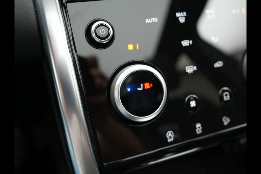 Land Rover Discovery Sport P300e S Plug In Hybrid Dealer O.H. PHEV | Panodak | Alcantara Sportstoelen Memory | Trekhaak Afneembaar | Adaptive Cruise | 360 Camera | L.M. 20" | Camera | Navigatie | Apple Carplay | Virtual | DAB |