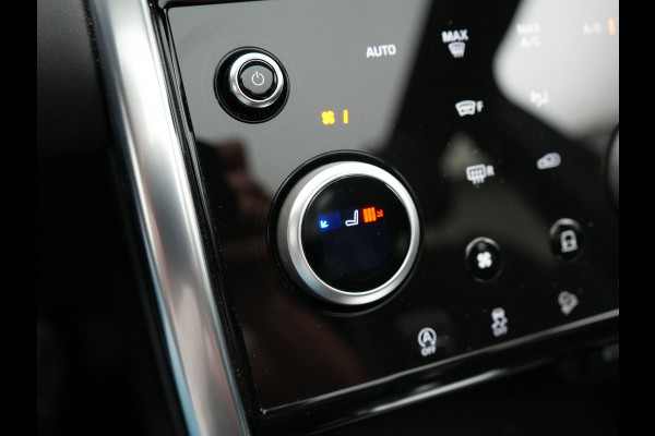 Land Rover Discovery Sport P300e S Plug In Hybrid Dealer O.H. PHEV | Panodak | Alcantara Sportstoelen Memory | Trekhaak Afneembaar | Adaptive Cruise | 360 Camera | L.M. 20" | Camera | Navigatie | Apple Carplay | Virtual | DAB |